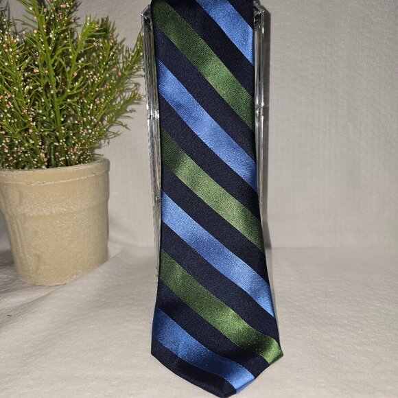 NAUTICA MENS TIE 100% SILK DIAGONAL STRIPES IN GREEN CERALON BLUE AND NAVY EUC - Picture 1 of 5